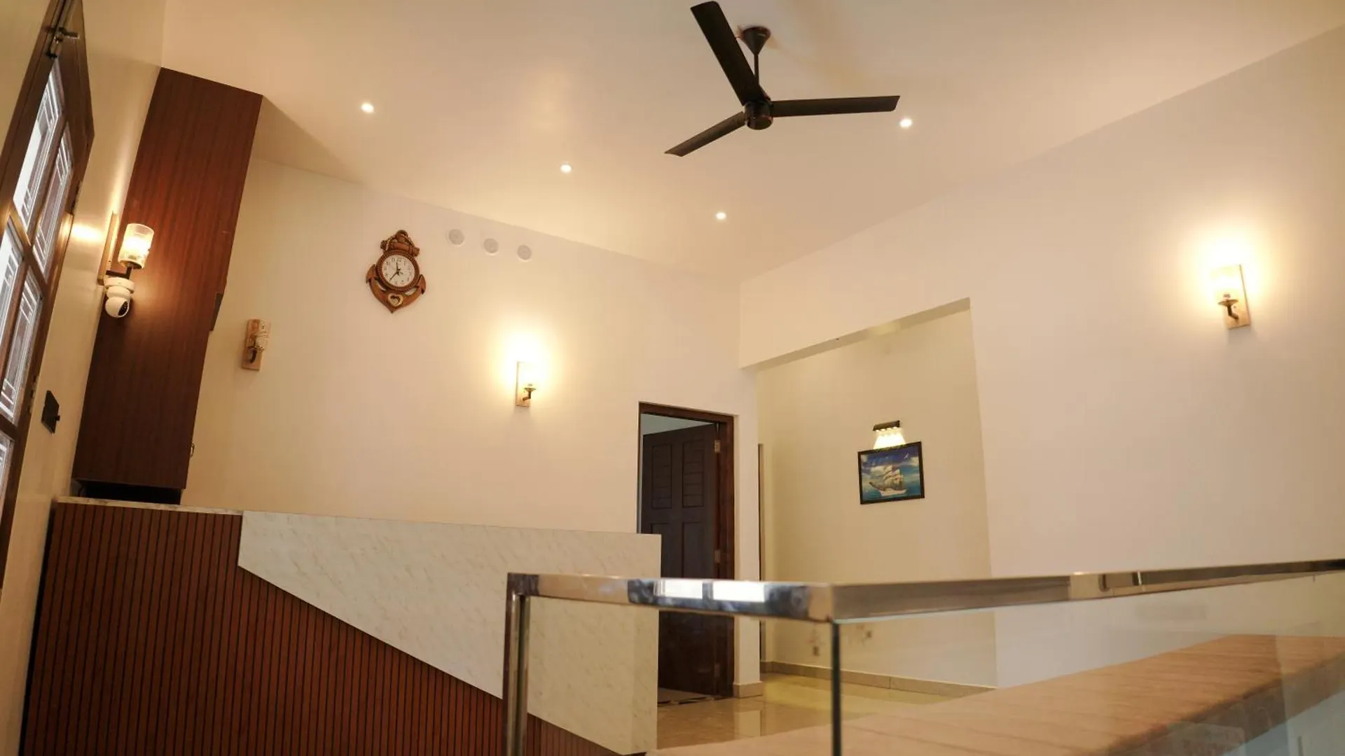 Teak And Lake Homestay Thekkady
