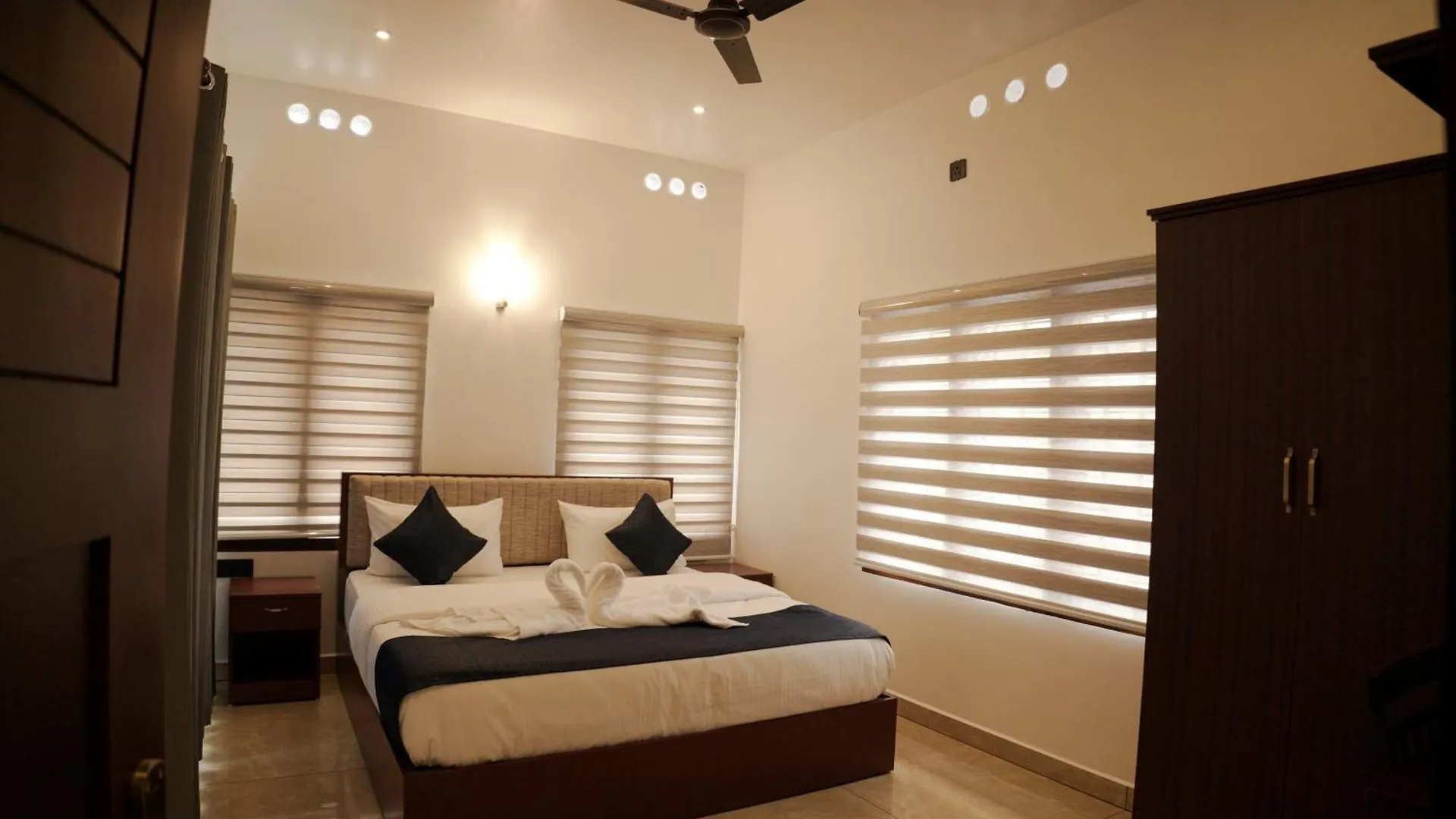 Teak And Lake Homestay Thekkady 0*,