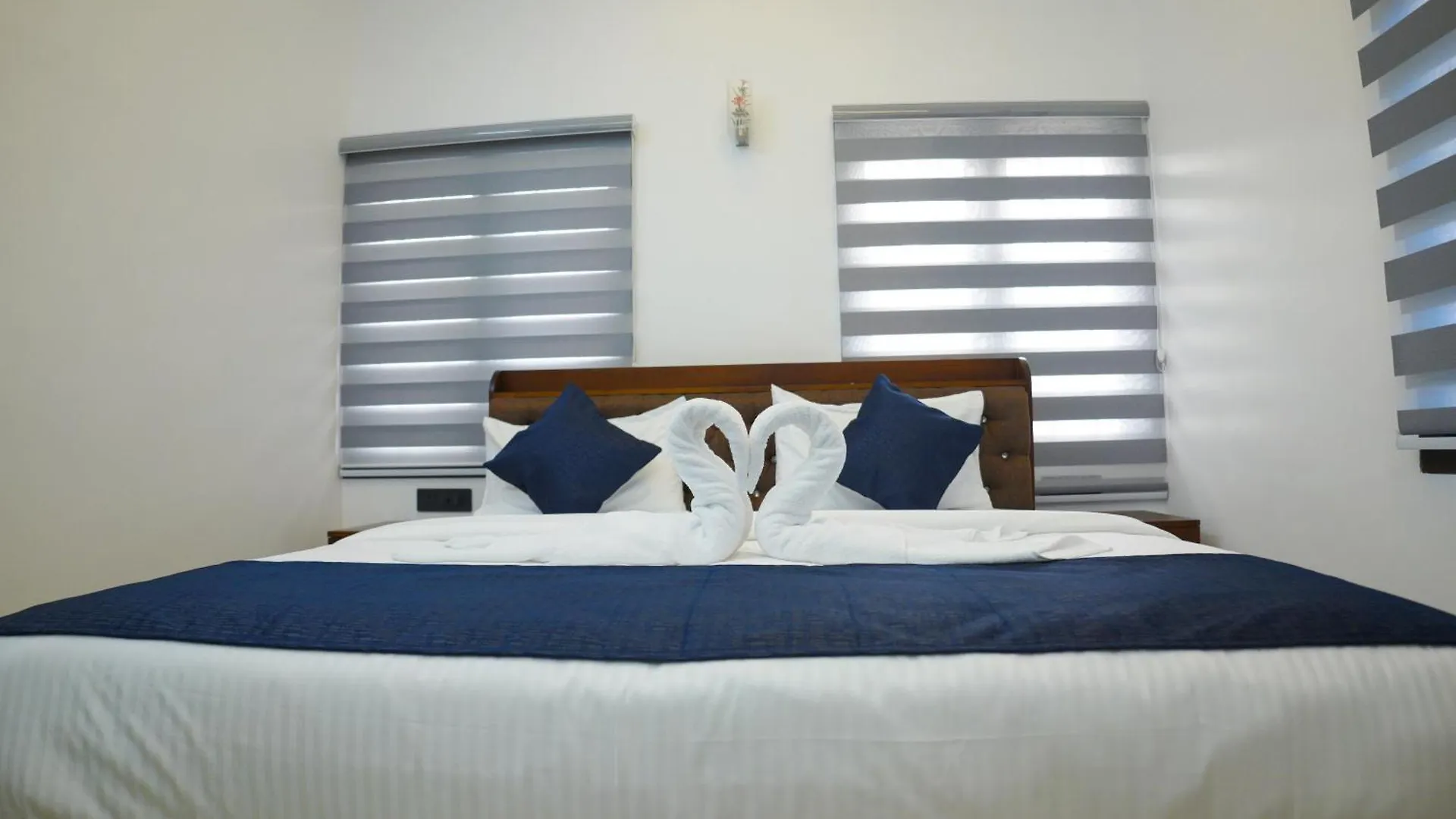 Teak And Lake Homestay Thekkady