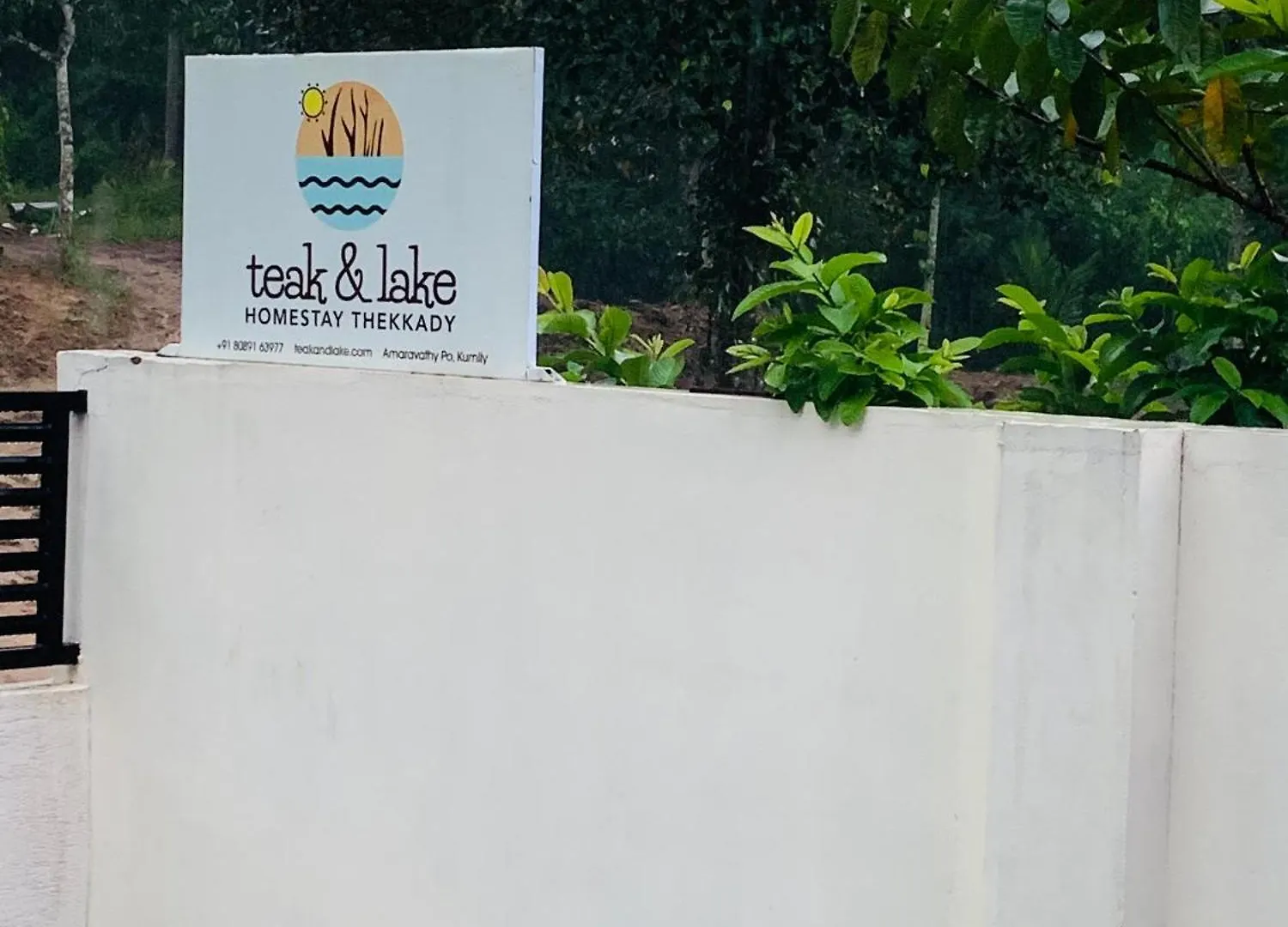 Teak And Lake Homestay Thekkady