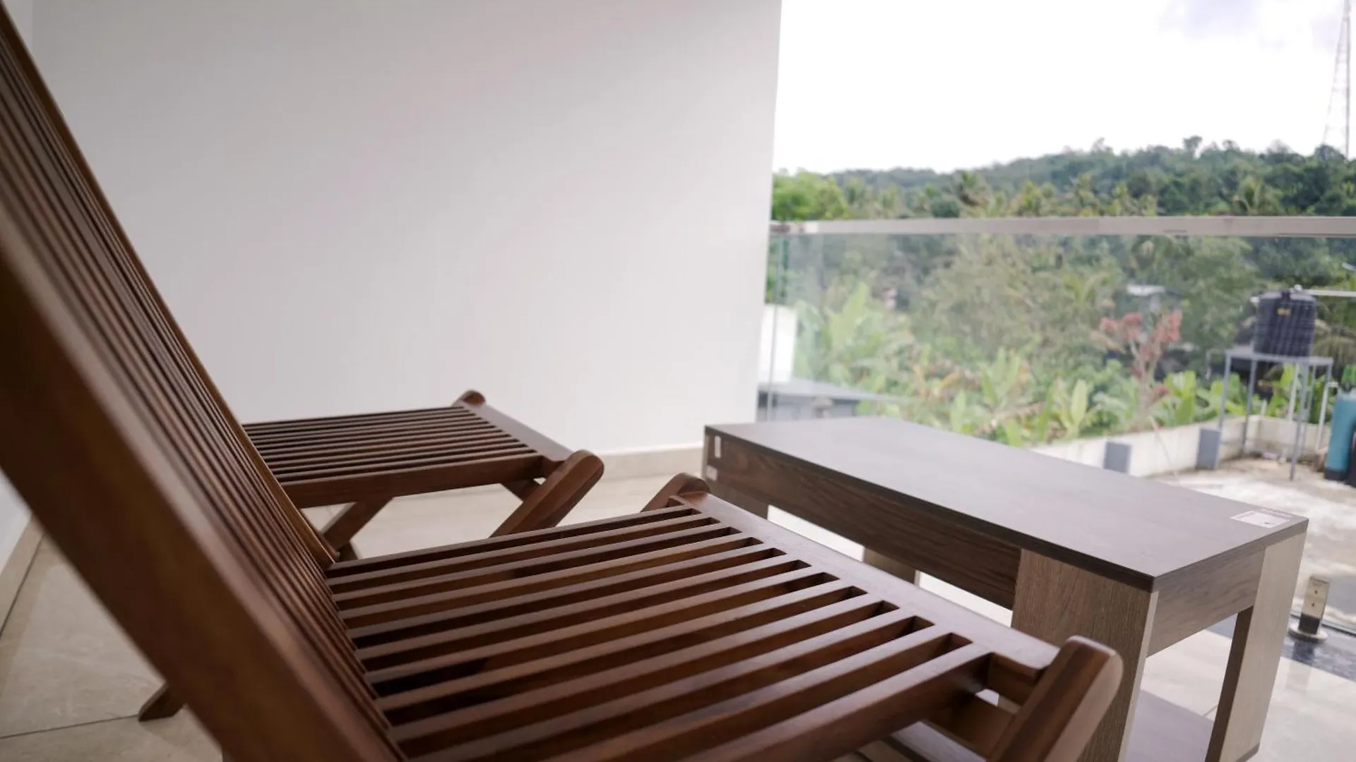 Teak And Lake Homestay Thekkady