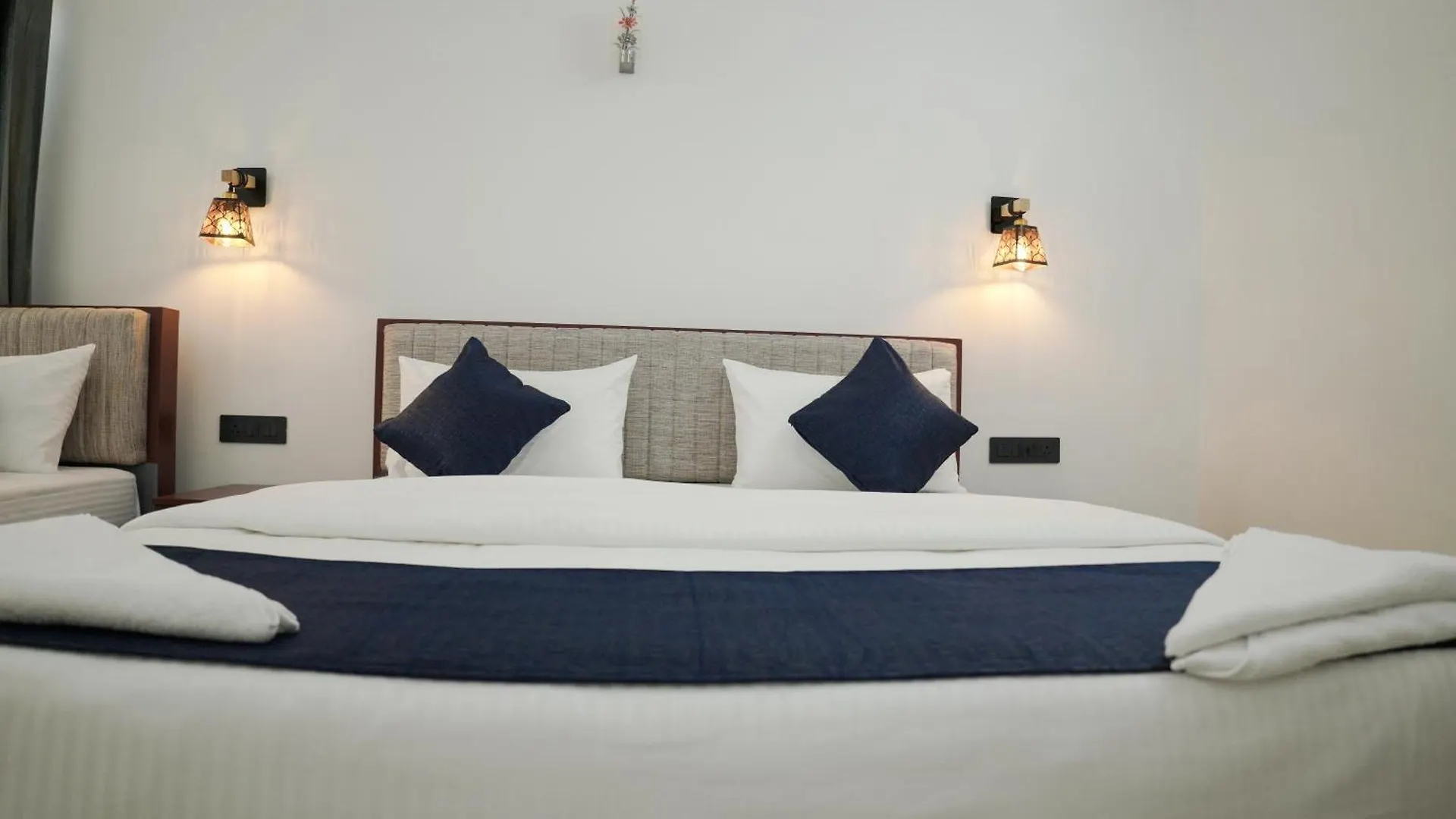 Teak And Lake Homestay Thekkady