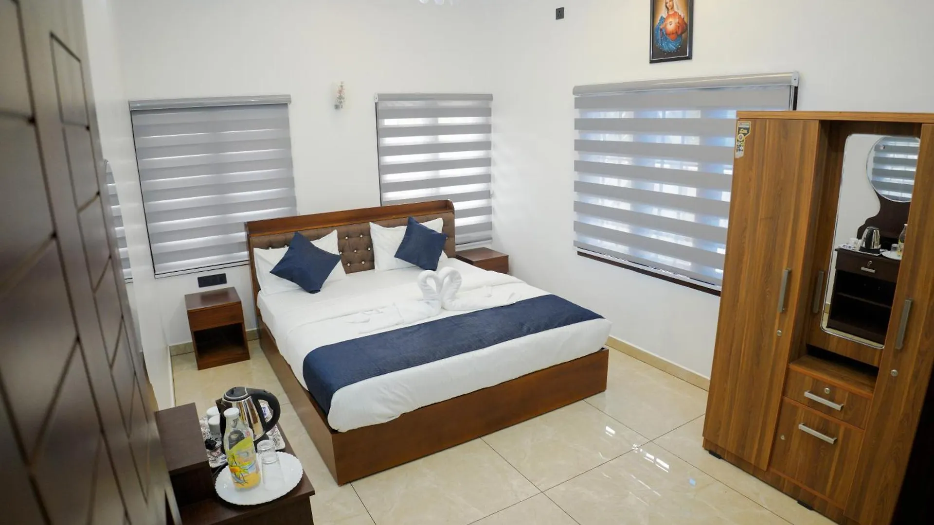 Teak And Lake Homestay Thekkady