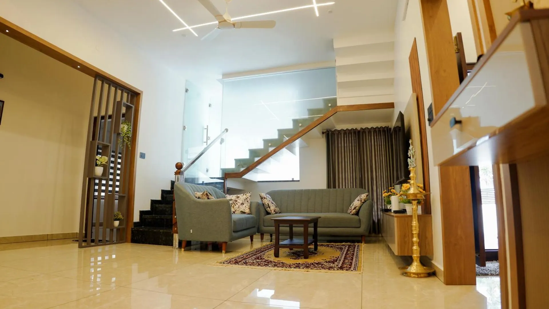Teak And Lake Homestay Thekkady