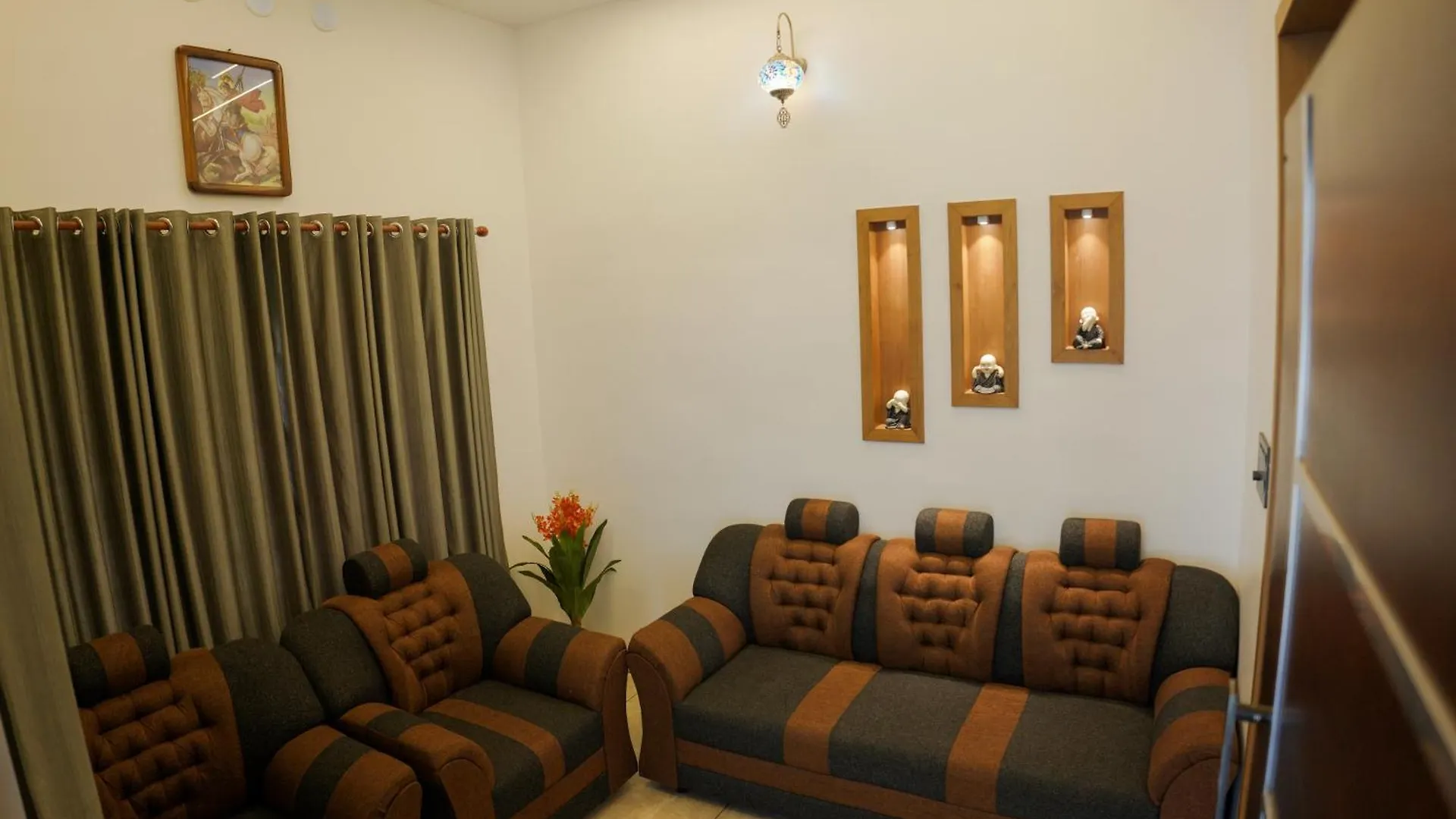 Teak And Lake Homestay Thekkady